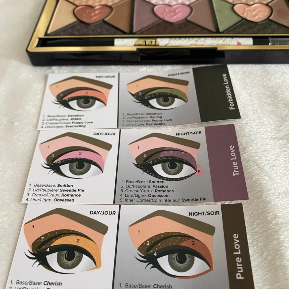 Too Faced - LOVE - Passionately Pretty Eye Shadow Collection Palette
